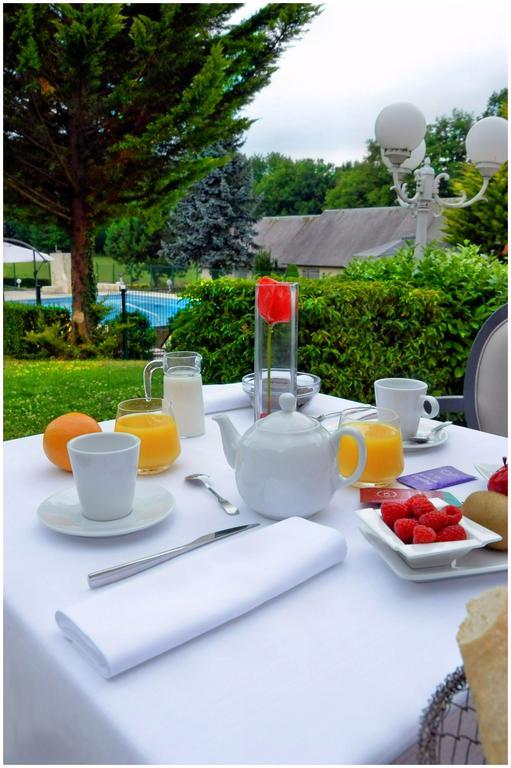 Hotel Restaurant Les Coquelicots, The Originals Relais Saint-Pardoux-l'Ortigier Luaran gambar