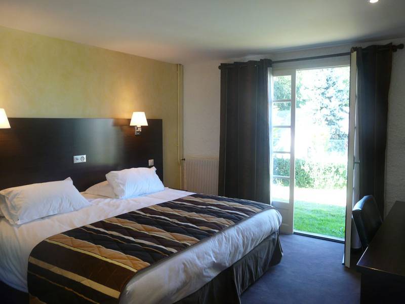 Hotel Restaurant Les Coquelicots, The Originals Relais Saint-Pardoux-l'Ortigier Luaran gambar